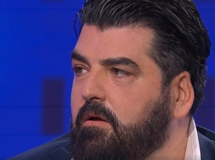 Antonino Cannavacciuolo (screenshot Raiplay) - romagnaatavola.it