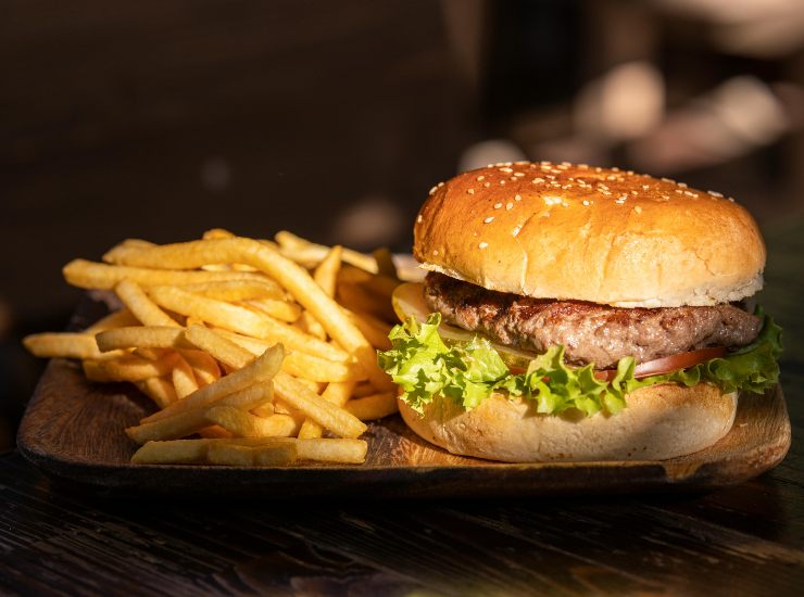 Hamburger a nemmeno 2 euro (pexels.com) - romagnaatavola.it