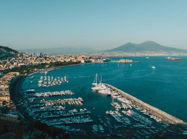Napoli a 4 euro (pexels.com) - romagnaatavola.it