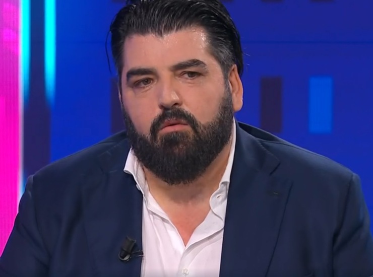 Antonino Cannavacciuolo (screenshot Raiplay) - romagnaatavola.it