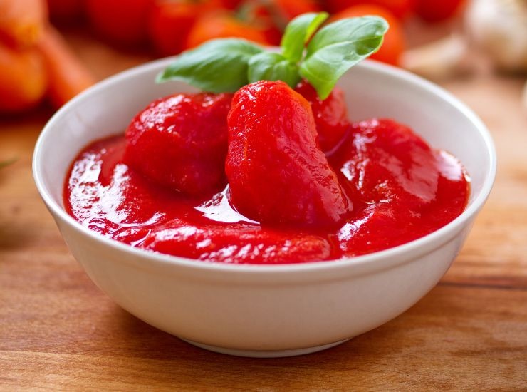 Spellare i pomodori senza coltello