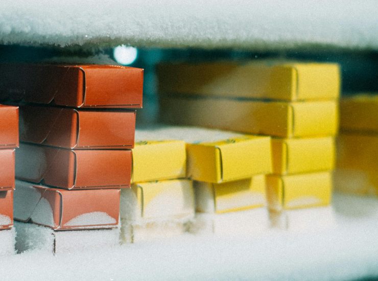 Un freezer da sbrinare (pexels.com) - romagnaatavola.it