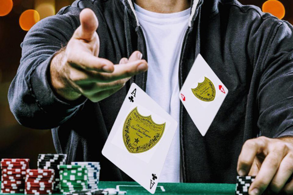 Poker d'assi con jolly - Ristorante Cruderia Al Porto