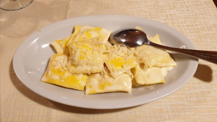 ravioli al formaggio di fossa - La Chiacchera a Covignano di Rimini