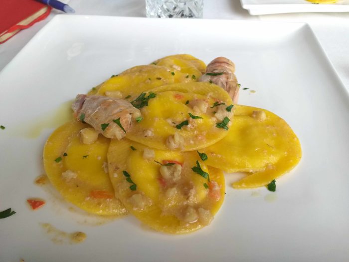 Ravioli ripieni di burrata con sughetto di Canocchie e Seppioline - Salicornia Beach Bar & Restaurant Milano Marittima 