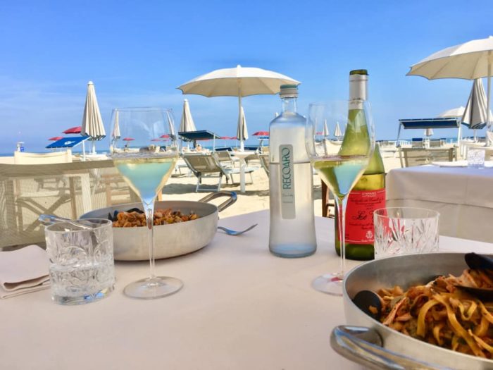 Salicornia Beach Bar & Restaurants Spiaggia