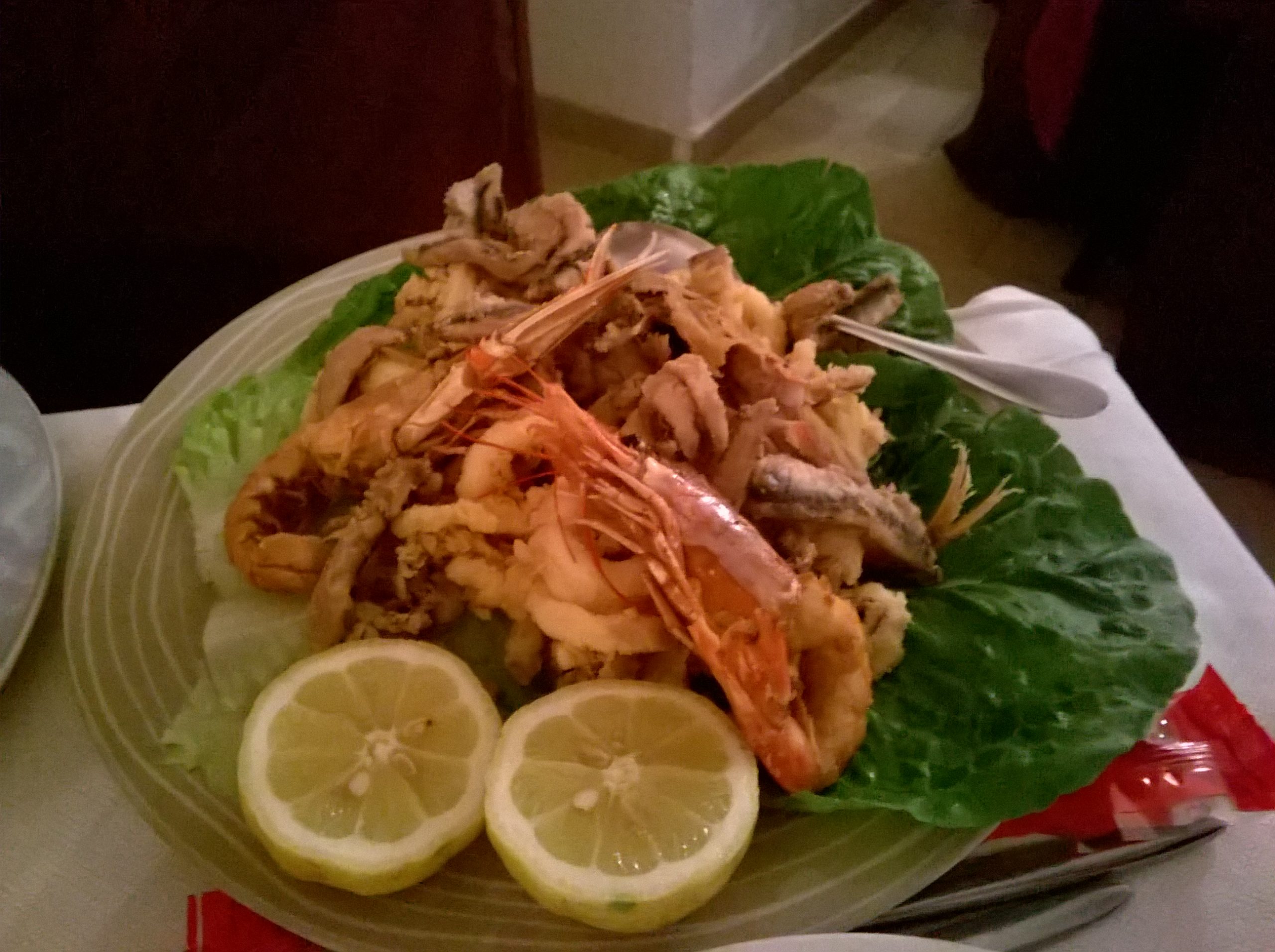 Esperienza Gastronomica a Base di Pesce Fritti al Ristorante Kolibrì di Savarna