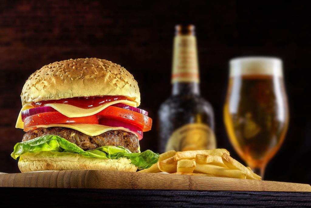 Il Segreto del Cibo Ipercalorico: Perché Ci Piace Così Tanto?