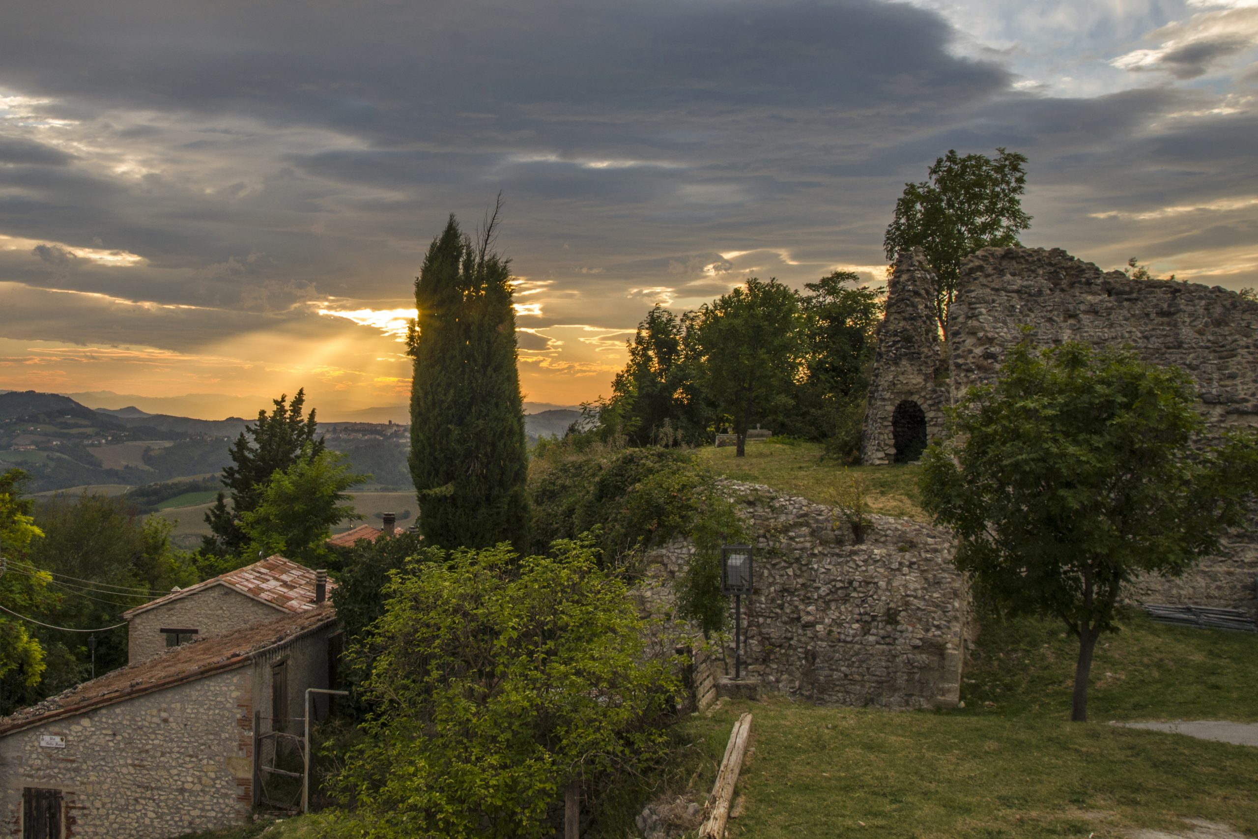 Esperienza al tramonto: visita guidata e aperitivo alla Rocca Malatestiana di Cesena