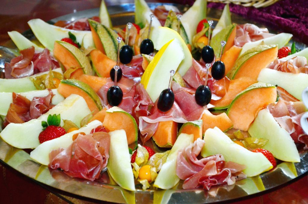 Un’esplosione di sapori estivi: Insalata di melone romagnola