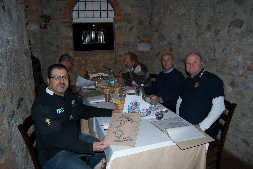 L’Antica Osteria Grotta Rossa: Un’Istituzione Riminese