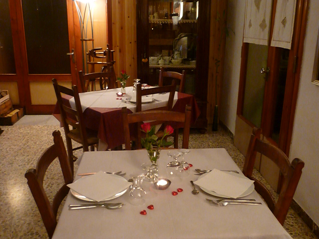 L’Osteria Don Abbondio: Un’esperienza gastronomica nel cuore di Forlì