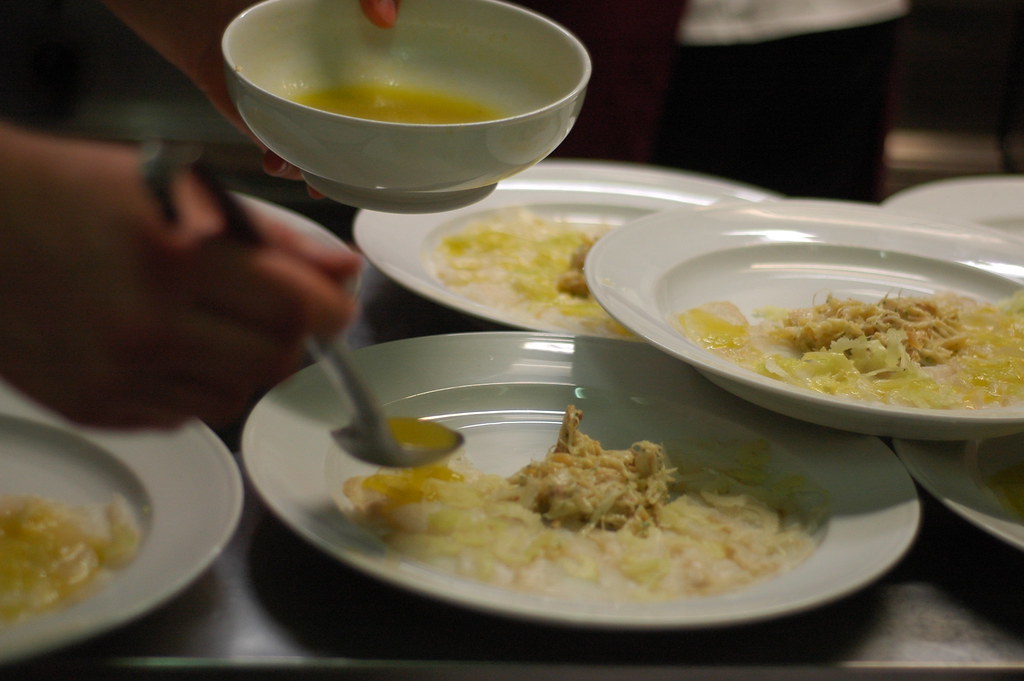 Baccalà al vapore con crema di cavolfiore e giardiniera | Un piatto romagnolo invernale