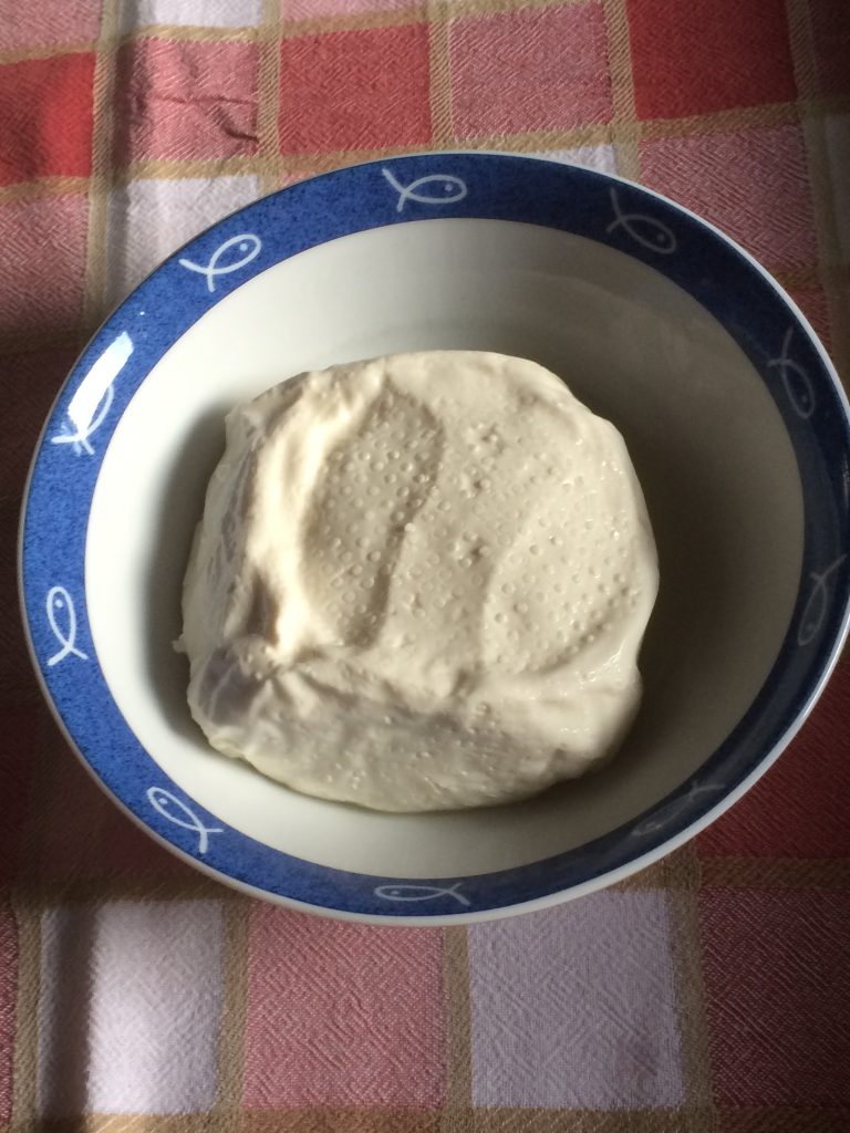 Il Formaggio Squacquerone: un Tesoro Romagnolo