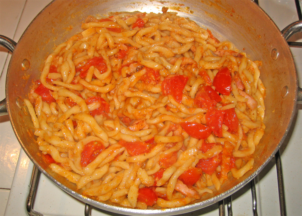 Pasta Fresca Romagnola: Gli Strozzapreti