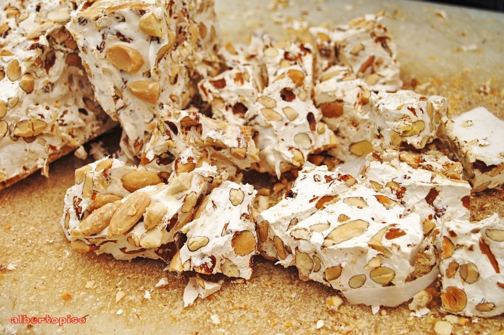 Un Dolce Viaggio nel Tempo: Storia e Varietà del Torrone