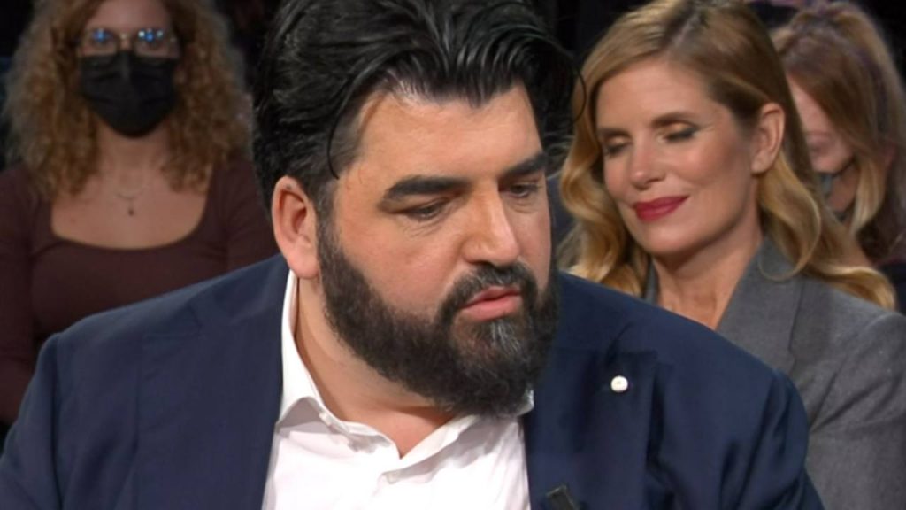Antonino Cannavacciuolo (screenshot Raiplay) - romagnaatavola.it