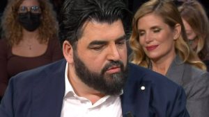 Antonino Cannavacciuolo (screenshot Raiplay) - romagnaatavola.it