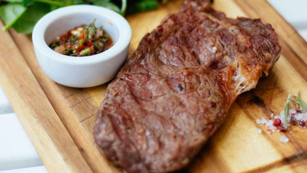 Carne, ma quale padella: la dovete cuocere solo qui | è più leggera e più semplice da preparare