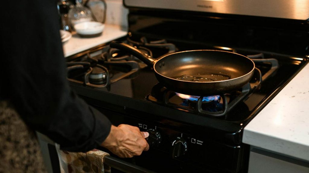 Quest’anno non accendo il gas: uso il metodo della coperta e cucino ciò che voglio a costo zero