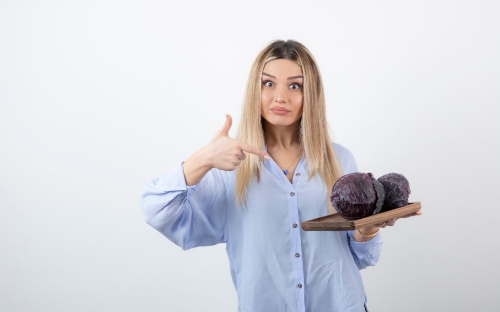 Una persona entusiasta in cucina