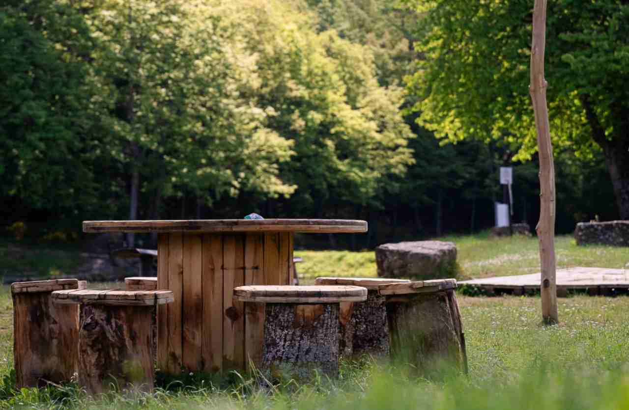 Lo chalet il Lago Lungo è l’oasi di pace e buona cucina che mette d’accordo grandi e piccini