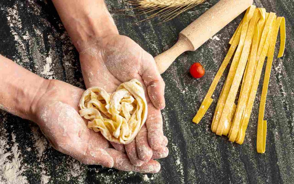 Pasta fresca, questa è la migliore: è anche economica | Arrivano da tutta la Romagna per assaggiarla