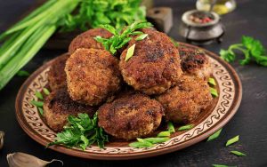 Polpette su un piatto