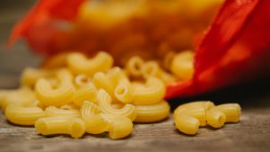 Tra un chicco e l'altro, un insetto (pexels.com) - romagnaatavola.it