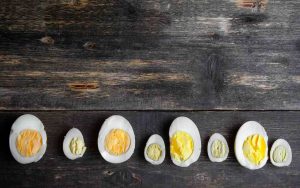 Uova sode, il segno cui fare attenzione (Immagine di repertorio - Foto di 8photo da Freepik) - romagnaatavola.it