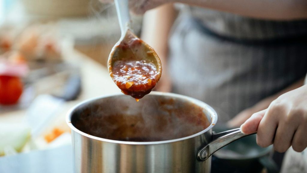 pentola con salsa