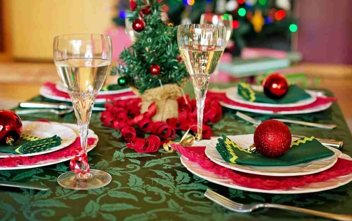 Ho speso 4 euro, in 5 minuti ho risolto l’antipasto di Natale | La ricetta furba che sta facendo impazzire tutti