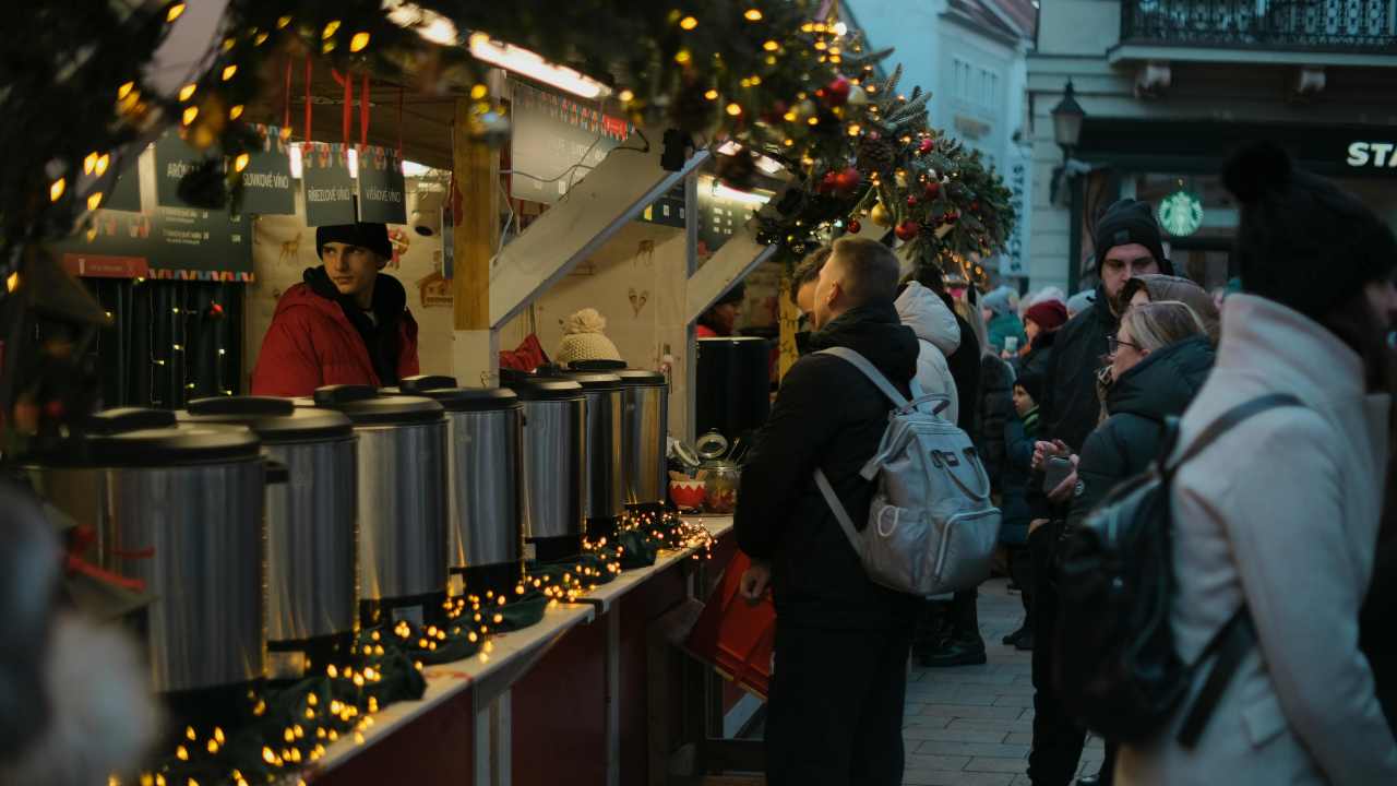 Natale Agricolo Fratta Terme: olio nuovo, miele e salumi il 13–14 dicembre 2025 | il Natale contadino dove riempi le borse di prodotti romagnoli veri