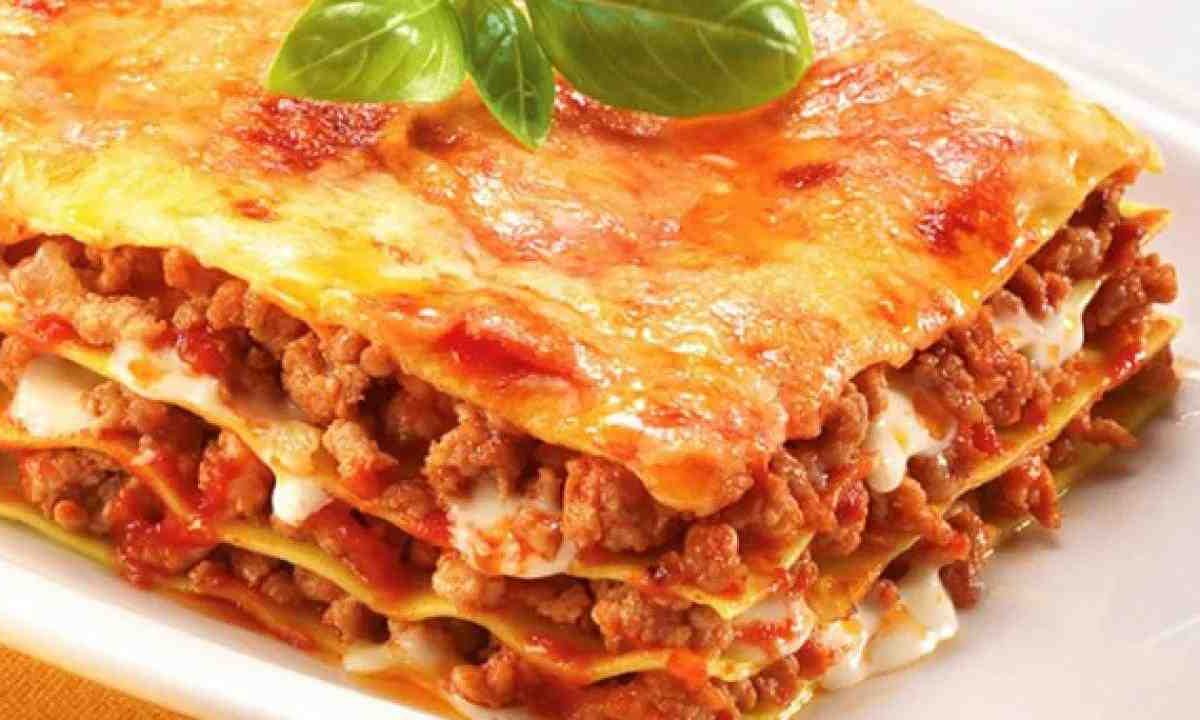 La fai come in Emilia… poi aggiungi questo al ragù e la lasagna diventa illegale: tutti ti chiederanno la ricetta