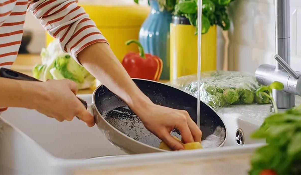 Pentole rovinate dal calcare, il metodo veloce che le fa tornare splendenti | Tutti commettono sempre lo stesso errore