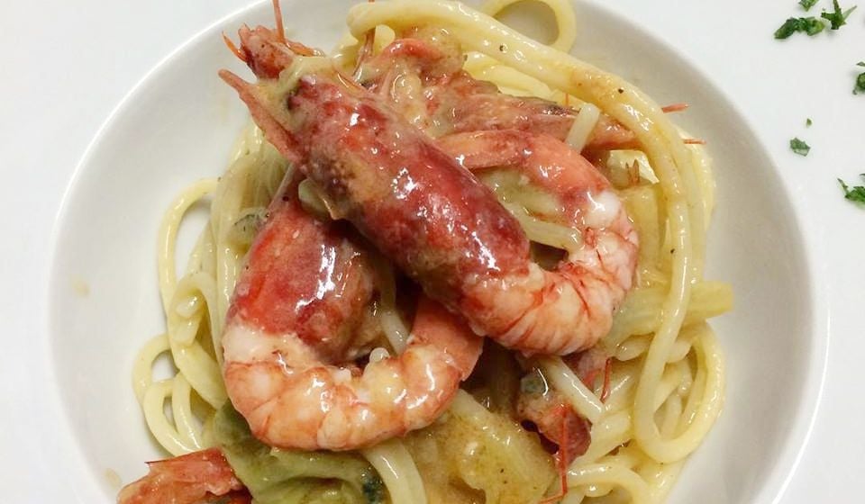 Spaghetto Mancini con cardo, acciuga del Cantabrico e gambero viola di Gallipoli | Ristorante Al Porto - Cervia