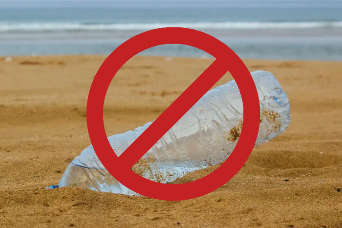 Stop alla plastica sulla spiaggia