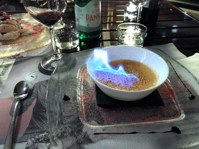 crema bruciata servita in flambé Enoteca Bistrot Colonna di Bertonoro