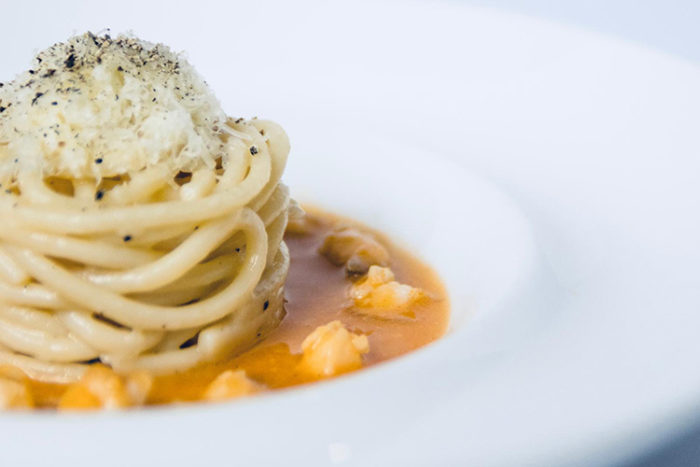 Spaghetti cacio e pepe con guazzetto di scorfano dell'Adriatico di Paolo Teverini