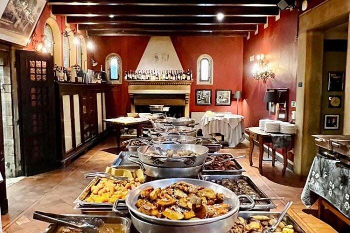 Quel buffet in festa a Quel Castello di Diegaro a Cesena
